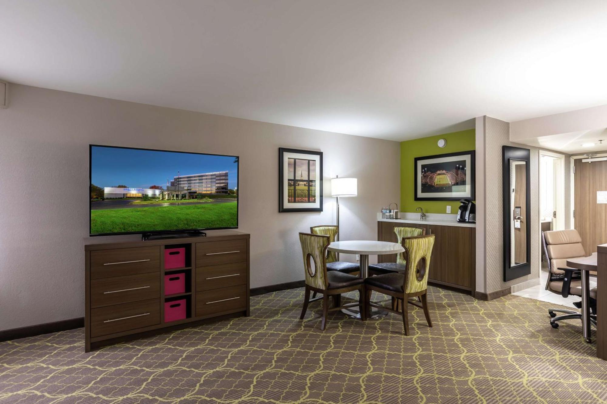Doubletree By Hilton Winston Salem - University, Nc Winston-Salem Exterior foto