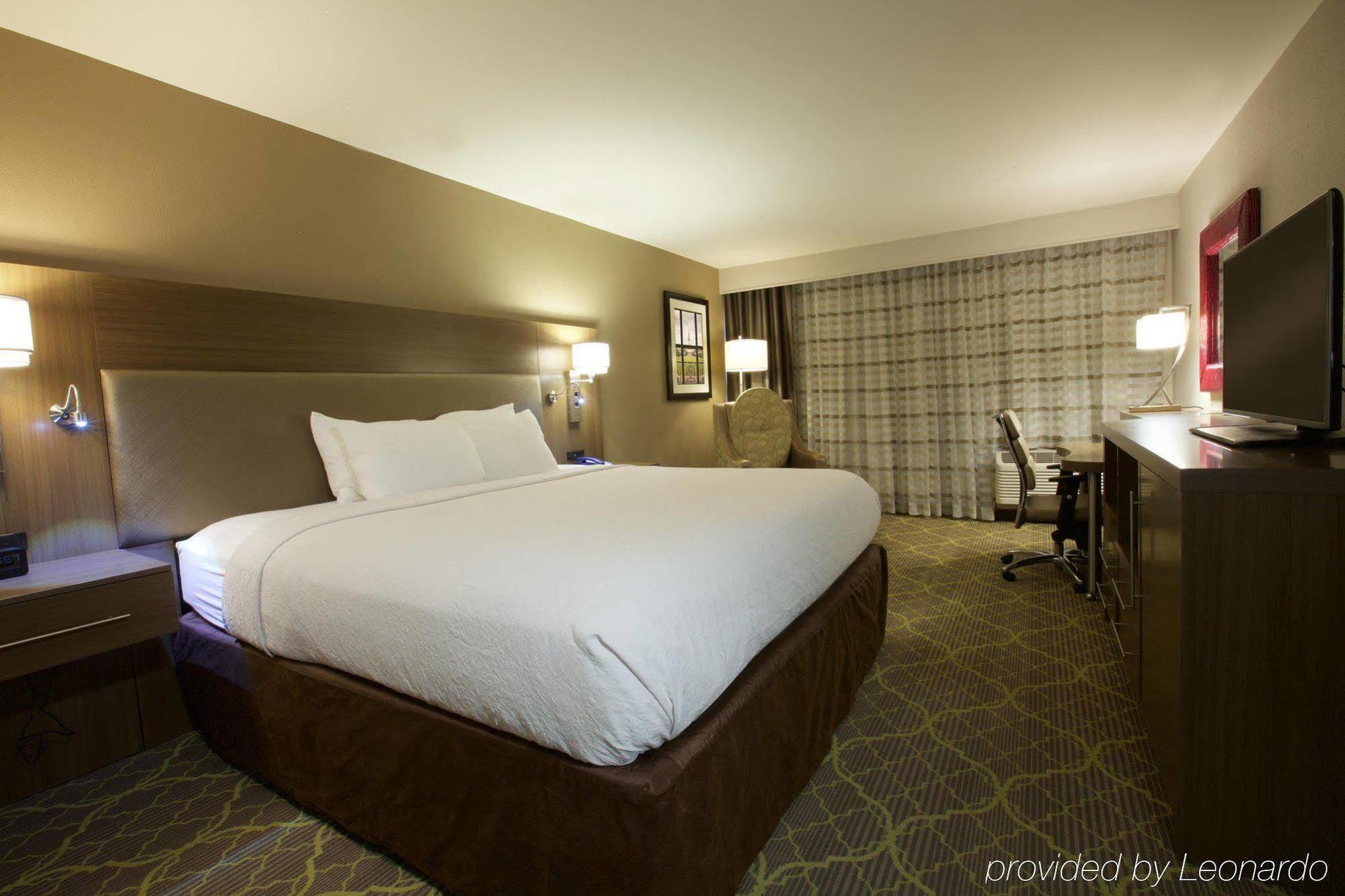 Doubletree By Hilton Winston Salem - University, Nc Winston-Salem Exterior foto
